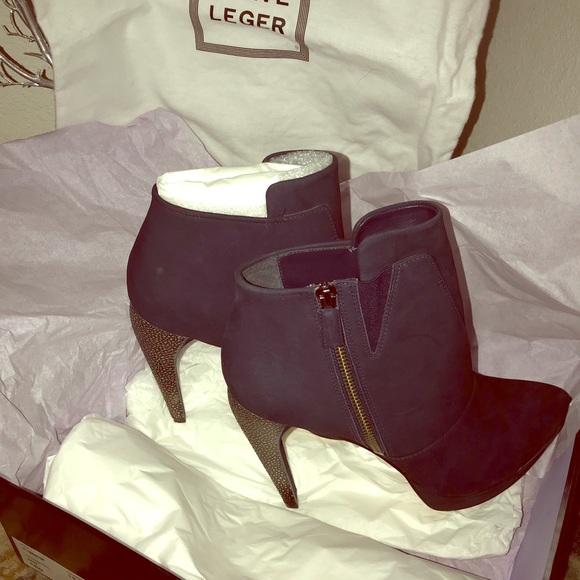 🔥NWT - Herve Leger - Navy Suede Booties🔥 - Picture 1 of 7